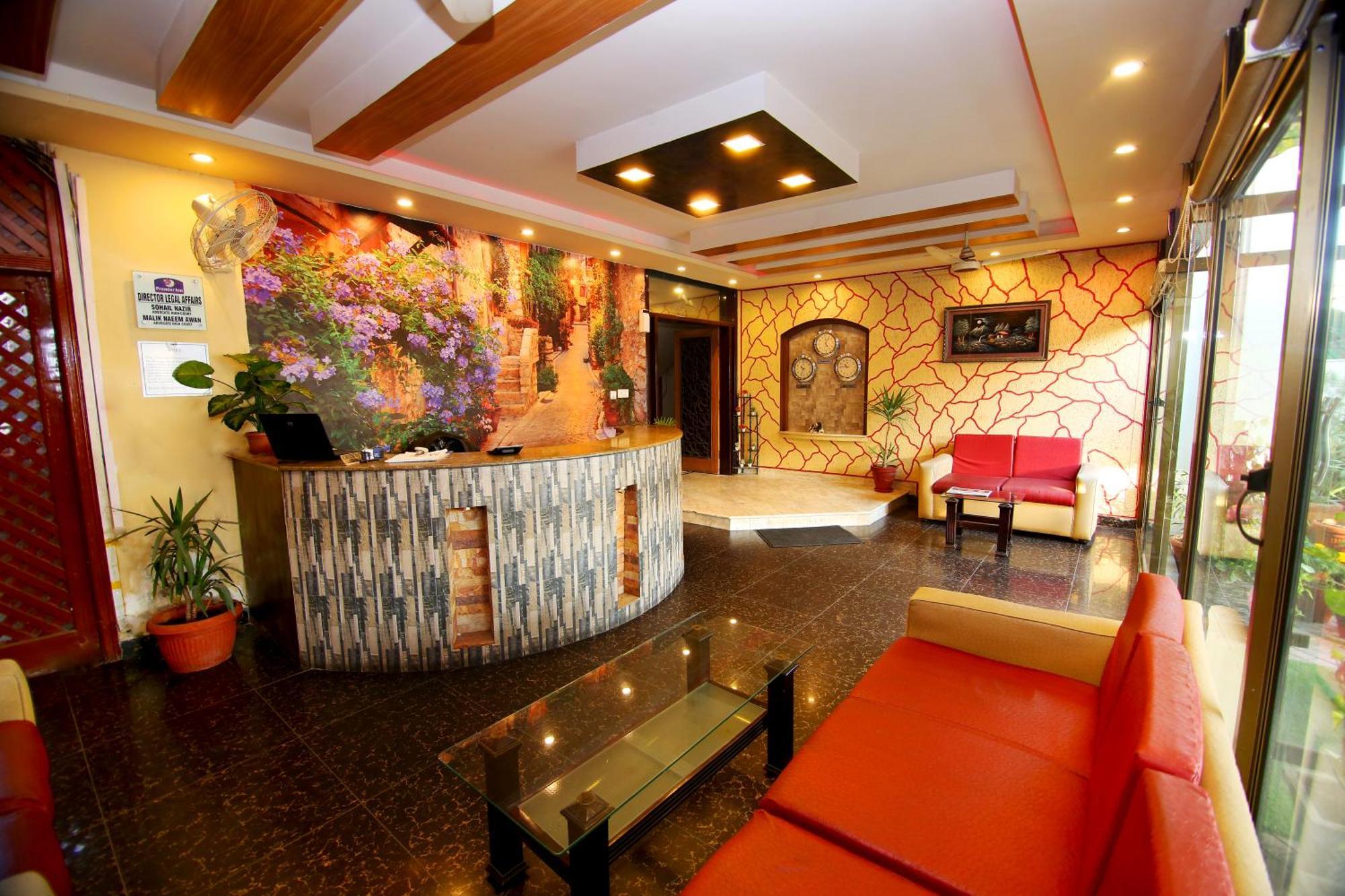 Premier Inn Mall Лахор Екстер'єр фото